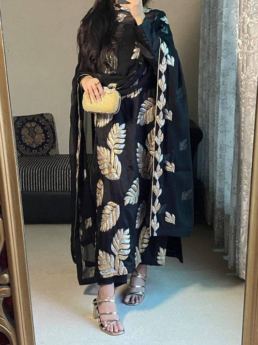 Zirwa Embroidered 3pc royal lifestyle collections